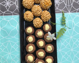 Foto del paso 9 de la receta: Panellets de almendra con Nesquik, rellenos de chocolate blanco y los clásicos de piñones
