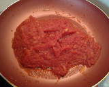 Foto del paso 1 de la receta: Revoltillo de sofrito de tomate y huevos