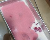 Foto langkah ke 5 dari resep Puding Kotak Stroberi.