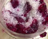 A picture of step 2 of Dragon fruit milkshake.