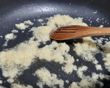 Foto del paso 2 de la receta: Risotto de pollo con queso parmesano