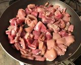 Foto del paso 1 de la receta: Ensalada de palta con manzana + cuadritos de panceta pollo y bondiola