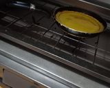 Foto langkah ke 4 dari resep Pie susu teflon. Simpel.