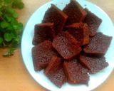Foto langkah ke 8 dari resep Bolu caramel sarang semut 4 telur, hasil lentur mantul.