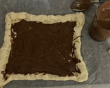 Foto del paso 2 de la receta: Pizza de nocilla con fresas y plátano