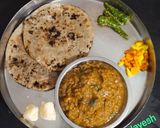 રીંગણનો ઓળો બાજરી નો રોટલો (Ringan Oro Bajri Rotlo Recipe In Gujarati) રેસીપી સ્ટેપ7ફોટો