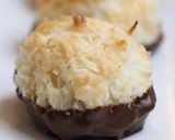 Foto del paso 6 de la receta: MACARRONES DE COCO 🥥 CON CHOCOLATE ✨