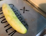 Une image de l'étape 1 de Salade de pâtes marinée aux tomates, concombre, courgette, oignon de roscoff et Lonzo.