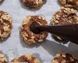 Foto langkah ke 5 dari resep Thumbprint Chocolate.