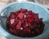 A picture of step 1 of Beetroot with Leaves (Bhujya) Chukander ki bhujiya.