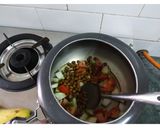 A picture of step 1 of Healthy kalachana Apple soup.