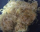 Foto del paso 3 de la receta Nido crujiente de fideo chino con ternera agridulce
