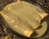 A picture of step 3 of Enchiladas Suizas.