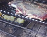 Foto del paso 3 de la receta: Tapa de asado inyectada con cerveza y papas, batatas al horno