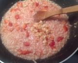 Foto del passaggio 5 della ricetta Risotto fragole, mazzancolle e uova di lompo