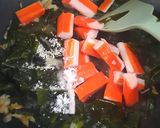 Foto langkah ke 7 dari resep Sup Rumput Laut / Miyeokguk.