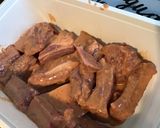 Une image de l'étape 4 de Travers de porc marinés grillés et poivrons tricolores.