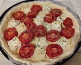 Une image de l'étape 4 de Tarte aux tomates et au chèvre 🐐🍅.