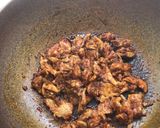 รูปขั้นตอนการทำที่ 1 ของ ผัดเผ็ดหมูใส่เห็ดหูหนู