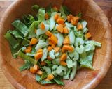 Foto del paso 4 de la receta: Ensalada de pollo a la Búfalo