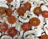 Foto del paso 1 de la receta: 543. Pizza de chorizo y champiñones (principal pasta)