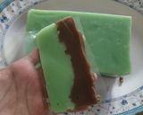 Foto langkah ke 6 dari resep Es Gabus Coklat Pandan.