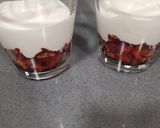 Foto del paso 3 de la receta: Copa de yogur y fresas con edulcorante