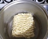 Foto langkah ke 1 dari resep Sarden Campur Mie Instan.