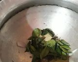 A picture of step 2 of Palak pulao.
