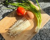 Hình bước làm 1 của món Eatclean: Trứng Chiên Nấm Kim Châm & Cà Chua