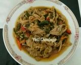 Foto langkah ke 6 dari resep Tumis Jamur Tiram Cabe Hijau.