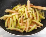 Foto langkah ke 3 dari resep Tumis Tempe Kulit Semangka.
