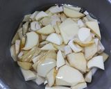 Foto langkah ke 2 dari resep Juhu Singkah Enyuh / Sayur Umbut Kelapa.