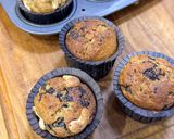 Foto langkah ke 6 dari resep Banana Muffin - Muffin Pisang (Tanpa Mixer, Super Gampang).