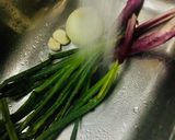 Foto del paso 1 de la receta: SALSA CREMOSA DE CEBOLLA DE VERDEO 🍜🥙🍜
