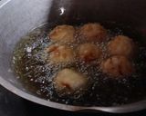 Foto langkah ke 7 dari resep Hanya menggunakan 2 Bahan, Cemilan Bola-bola Singkong.
