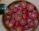 Foto del paso 3 de la receta: Ensalada de tomatitos cherry y lupines (altramuces) "Tres S" 🍅 sencilla, sabrosa, saludable