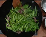 A picture of step 15 of Stir-Fried Water Spinach with Satay Beef.