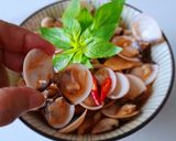 Hình bước làm 4 của món NGHÊU hấp kiểu Thái