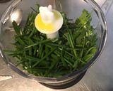 Une image de l'étape 3 de Pesto d'herbes aromatiques et ail mariné.