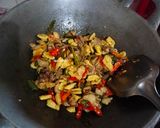Foto langkah ke 4 dari resep Kulit ayam bumbu iris.