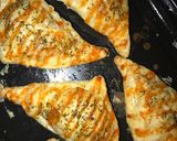 Foto langkah ke 4 dari resep Tuna Corn Pastry.