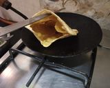 A picture of step 4 of Egg stuffed Parantha.