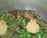 A picture of step 1 of Hara Chana Biryani.