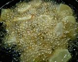 Foto del paso 2 de la receta: TXISTORRAS De Navarra, papas y huevos fritos...!