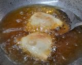 A picture of step 6 of Samosa - garma garma with the chutney.
