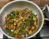 A picture of step 5 of Mongolian chicken.