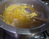 A picture of step 2 of Singaporean rice.