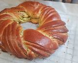 Foto del paso 13 de la receta: Corona trenzada de pan con pesto