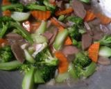 Foto langkah ke 6 dari resep Brokoli Tumis Bawang Putih.